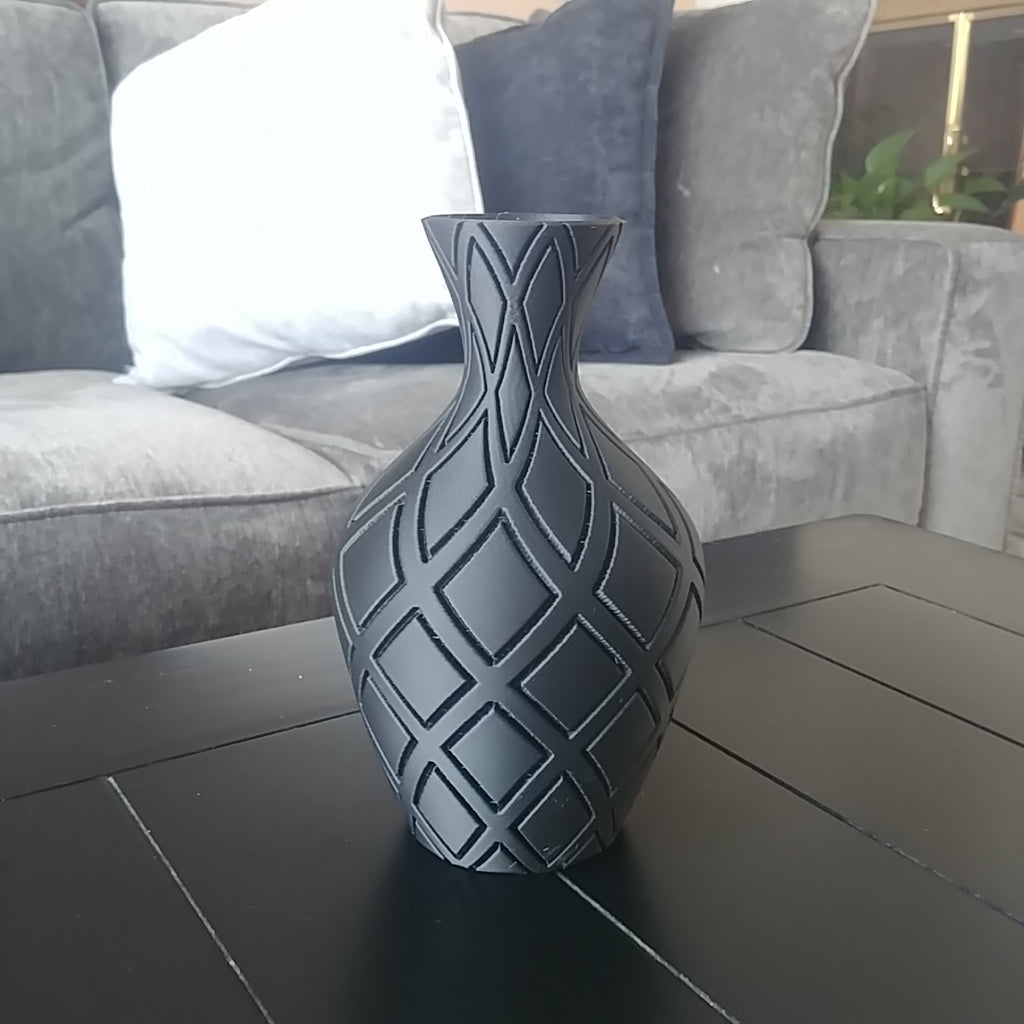 Vase-Embedded Diamond Weave 3D STL File